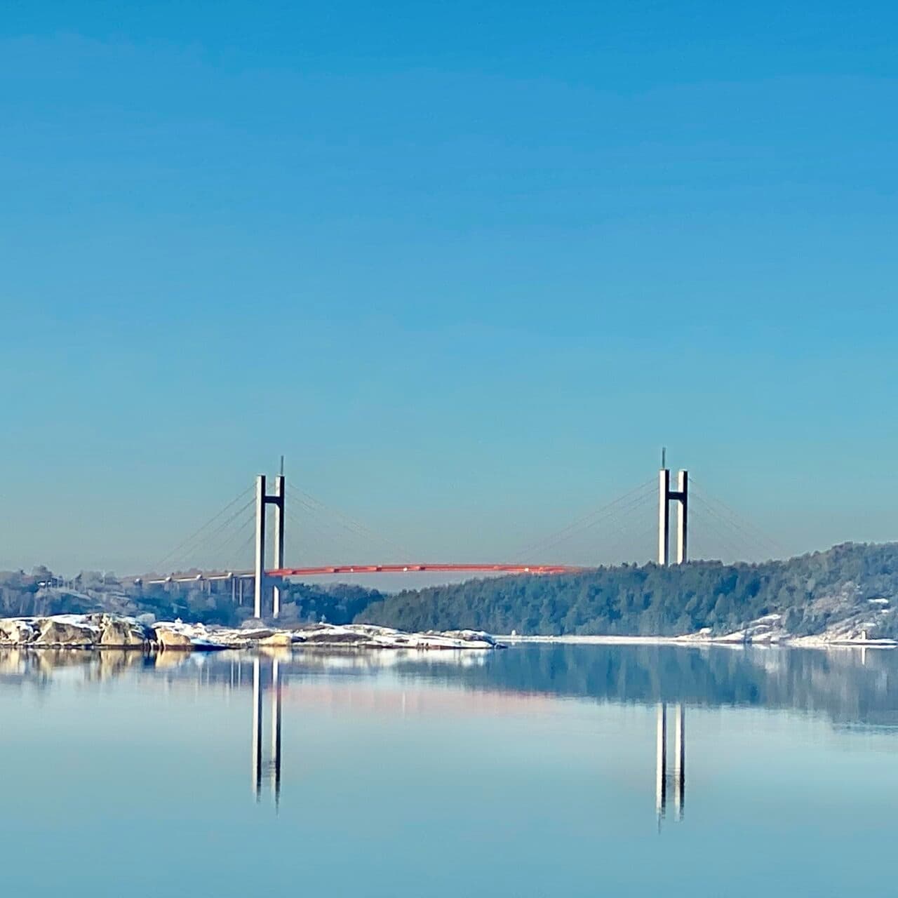 Vy mot Tjörnbroarna från Norums holme