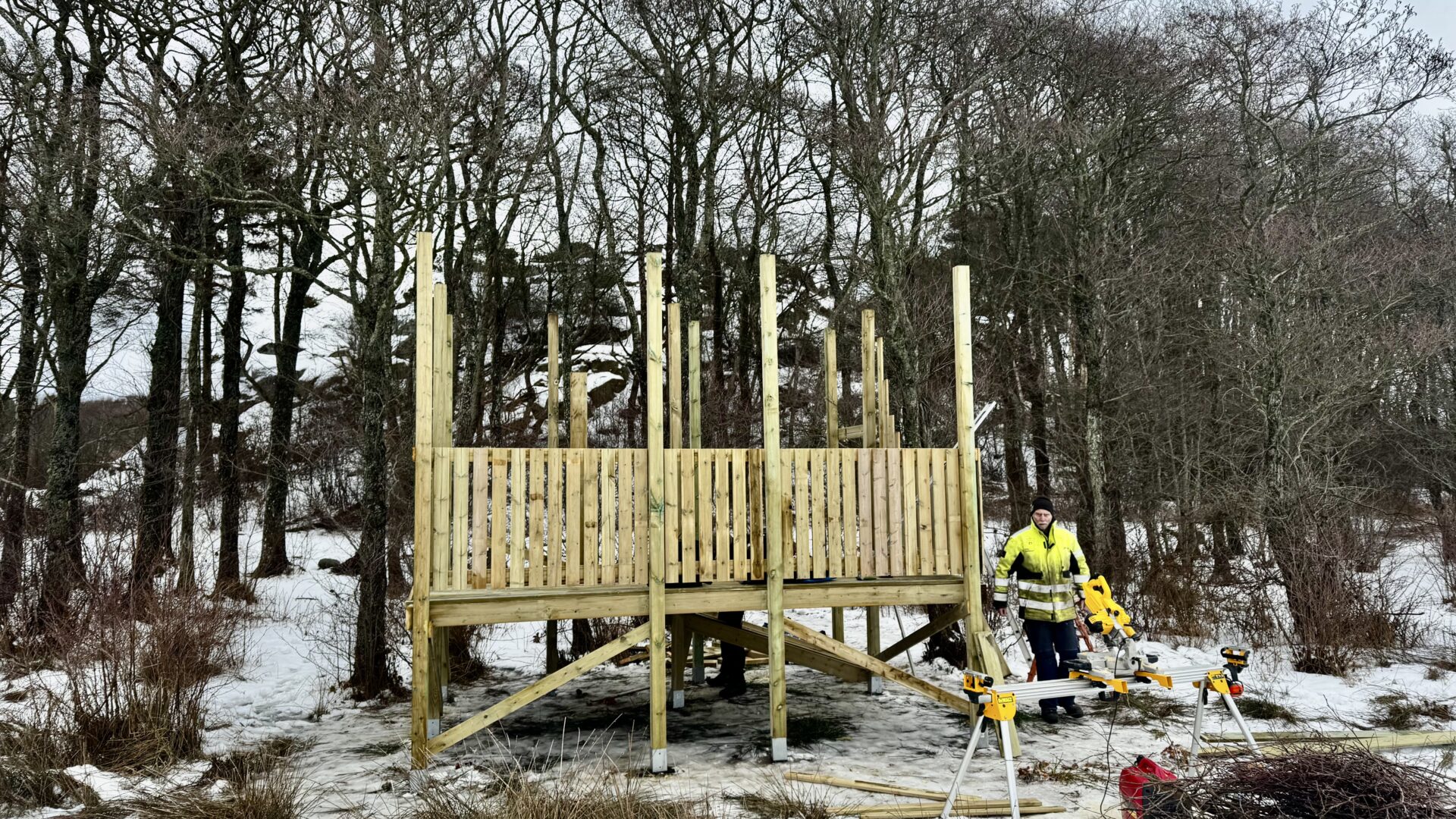 Staketet sätts på plats